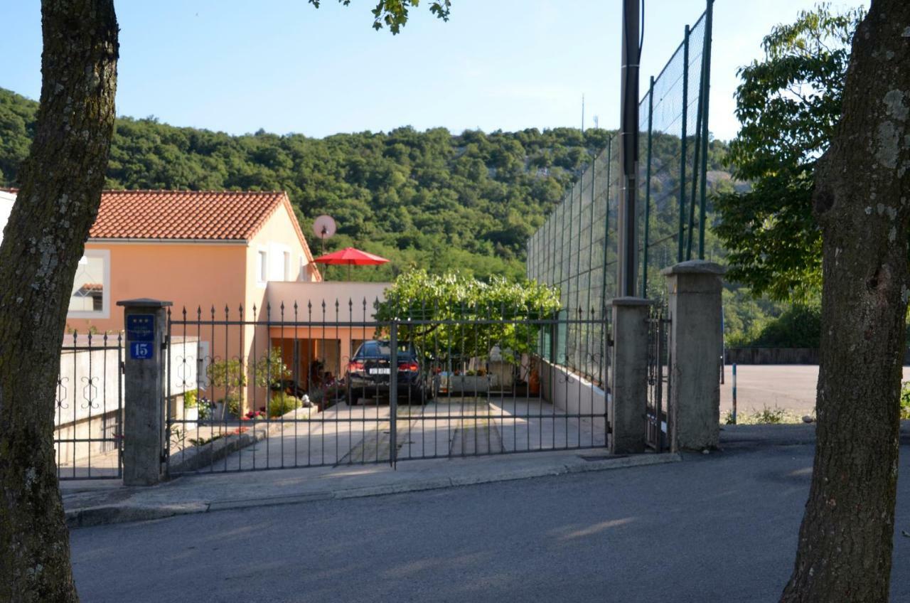 Apartments Lilly Rijeka Exterior photo